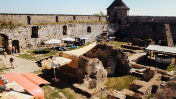 Multižánrový festival na hrade Bzovík - MEDZIPRIESTOR