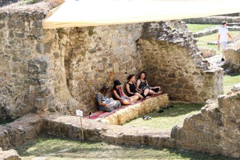 Multižánrový festival na hrade Bzovík - MEDZIPRIESTOR
