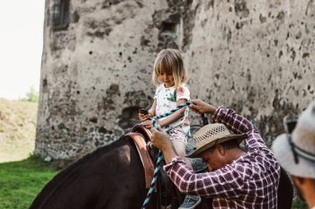 Multižánrový festival na hrade Bzovík - MEDZIPRIESTOR