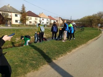 Čistenie obce Bzovík - Deň Zeme